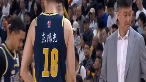 “萨拉赫遭遇新挑战？去年风波未息，今与斯洛特关系紧张！”