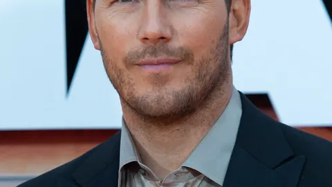 电讯报曝：球星B费或受软组织挫伤困扰，恢复期长，可能停赛超一个月